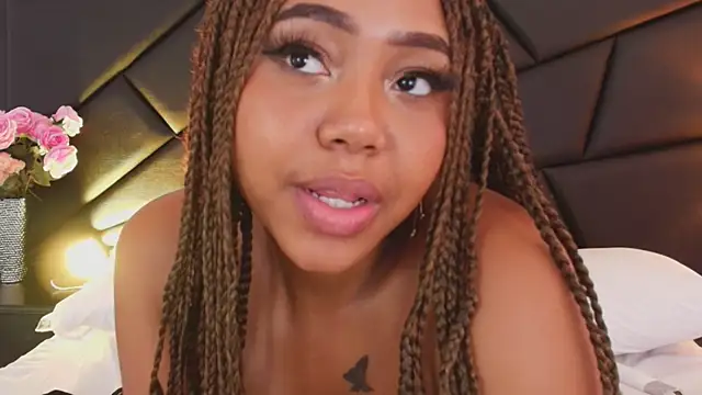 Snapshot of AngelaRoberts chatting on September 2025 04:46:01 PM AngelaRoberts online show from September 2025 04:46:01 PM