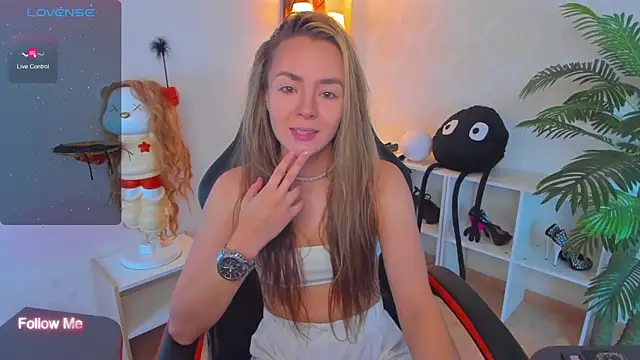 Snapshot of Little_Rockk chatting on October 2025 04:35:01 AM Little Rockk online show from October 2025 04:35:01 AM