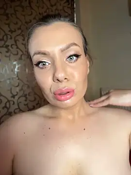 emmasweett11 online show from May 2026 12:42:01 PM