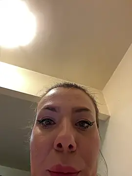 emmasweett11 online show from March 2026 05:57:01 PM