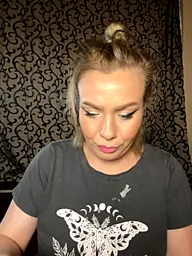 emmasweett11 online show from December 2025 12:40:02 PM