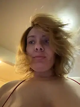 emmasweett11 online show from April 2026 08:12:01 PM