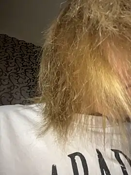 emmasweett11 online show from April 2026 01:59:01 PM