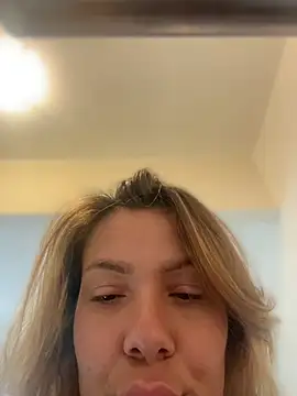 emmasweett11 online show from July 2026 04:19:01 AM