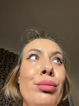 emmasweett11 online show from October 2025 01:58:01 PM