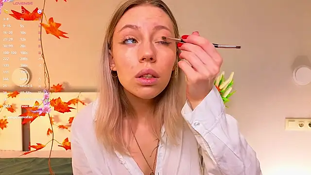 NyxaThorn online show from November 2025 02:39:01 PM