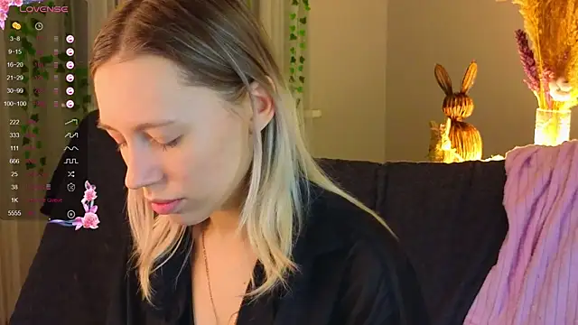 NyxaThorn online show from December 2025 02:56:01 PM