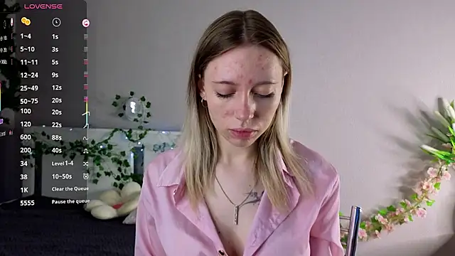 NyxaThorn online show from March 2026 03:13:02 PM