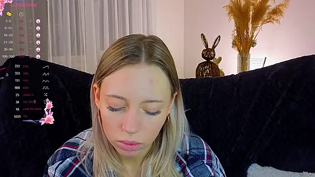 NyxaThorn online show from November 2025 02:42:02 PM