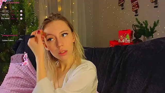 NyxaThorn online show from December 2025 02:41:02 PM