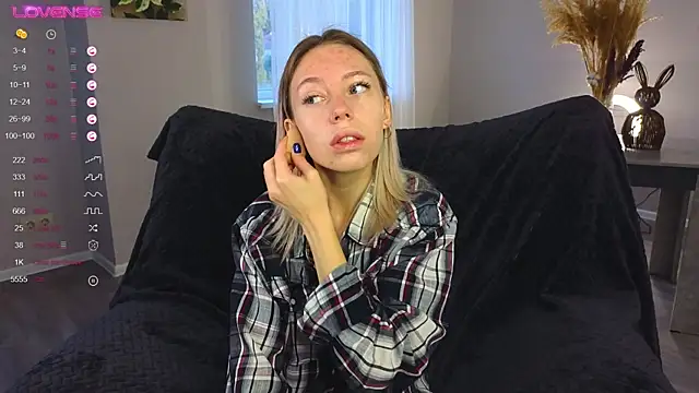 NyxaThorn online show from September 2025 02:56:02 PM