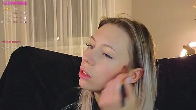 NyxaThorn online show from October 2025 02:40:01 PM