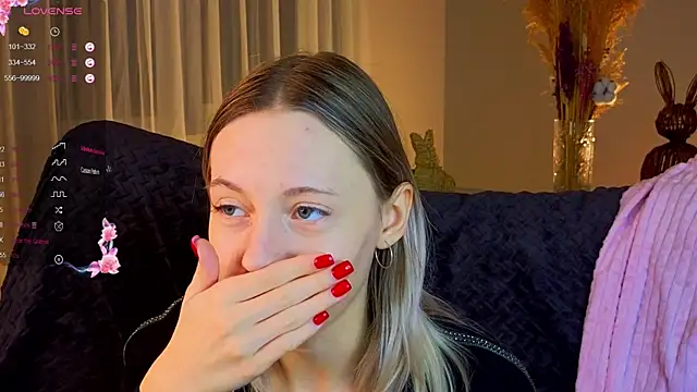 NyxaThorn online show from December 2025 02:40:01 PM