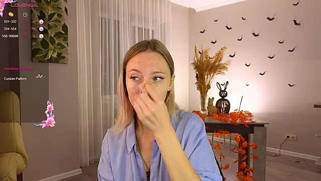 NyxaThorn online show from November 2025 02:33:02 PM