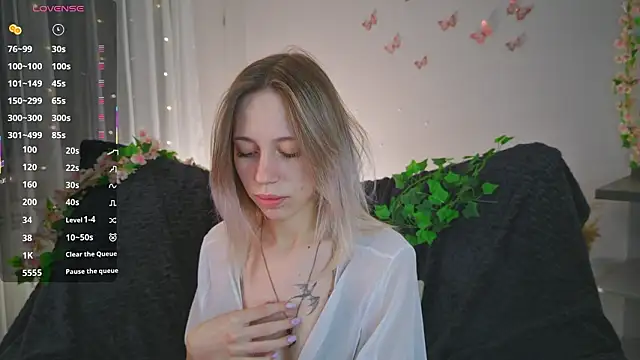 NyxaThorn online show from February 2026 04:50:01 PM