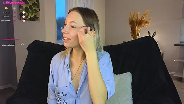 NyxaThorn online show from October 2025 02:40:02 PM