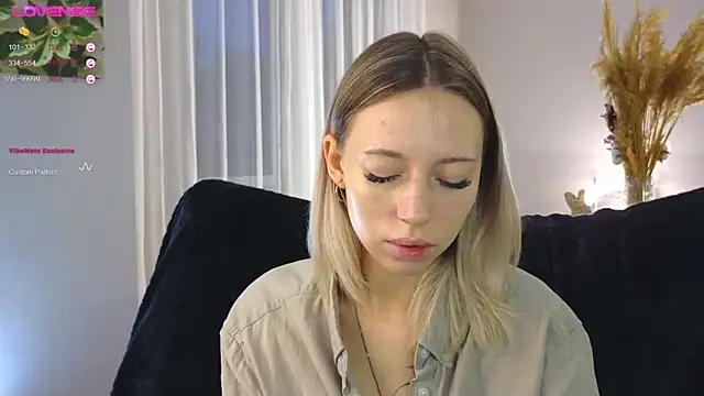 NyxaThorn online show from October 2025 02:38:02 PM