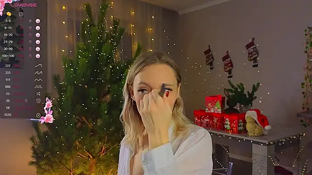 NyxaThorn online show from December 2025 02:42:02 PM