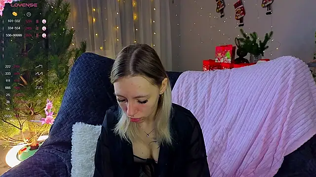 NyxaThorn online show from December 2025 02:39:01 PM