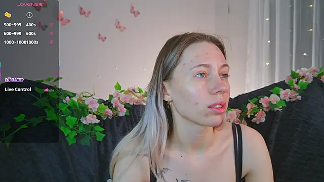 NyxaThorn online show from February 2026 03:28:01 PM