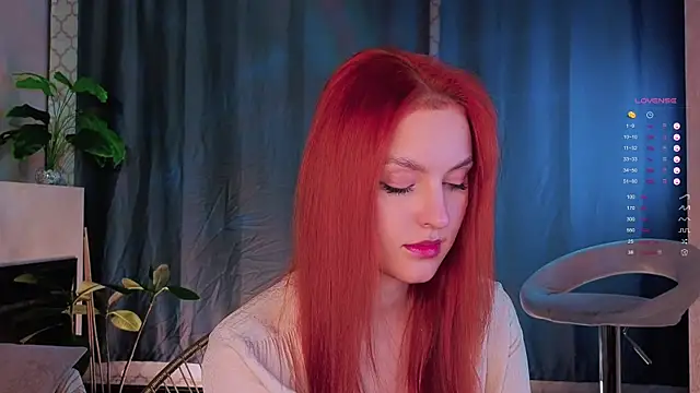 GildedKitten online show from November 2025 06:34:02 PM