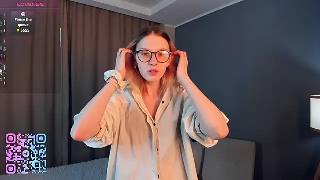 SharylSmalt online show from March 2026 01:05:01 AM