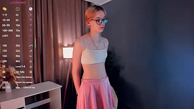 Snapshot of SharylSmalt chatting on October 2025 01:07:01 AM SharylSmalt online show from October 2025 01:07:01 AM