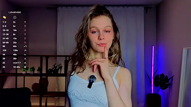 Snapshot of Tender_beauty chatting on May 2026 05:44:02 PM Tender beauty online show from May 2026 05:44:02 PM
