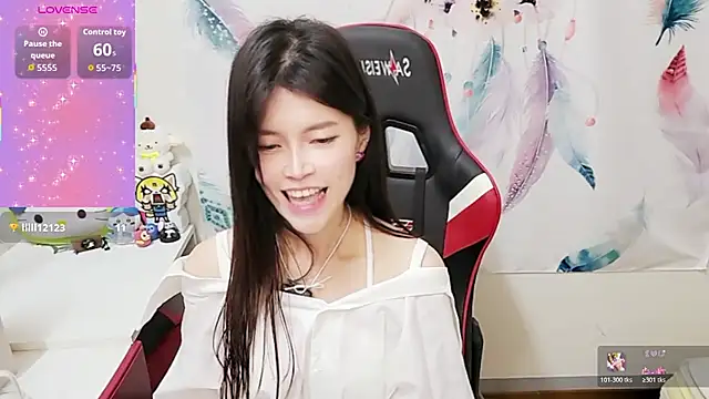 Snapshot of Alina10932 chatting on November 2025 09:41:02 AM Alina10932 online show from November 2025 09:41:02 AM