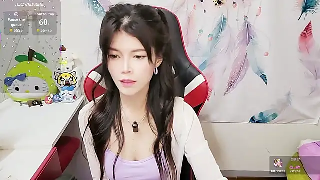 Snapshot of Alina10932 chatting on December 2025 09:19:01 AM Alina10932 online show from December 2025 09:19:01 AM