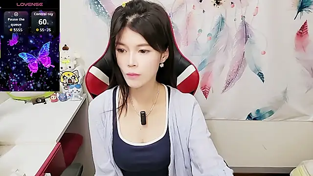 Snapshot of Alina10932 chatting on November 2025 09:09:02 AM Alina10932 online show from November 2025 09:09:02 AM