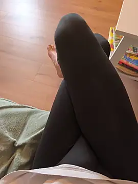 luckylover2024 online show from June 2026 05:24:02 PM