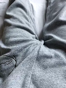 luckylover2024 online show from April 2026 05:51:01 PM