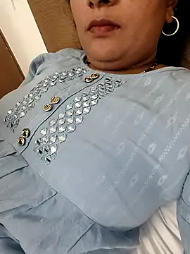 Snapshot of Aunty_Boy_143 chatting on October 2025 02:29:02 PM Aunty Boy 143 online show from October 2025 02:29:02 PM