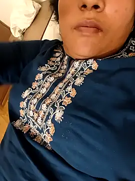 Snapshot of Aunty_Boy_143 chatting on October 2025 08:32:02 PM Aunty Boy 143 online show from October 2025 08:32:02 PM