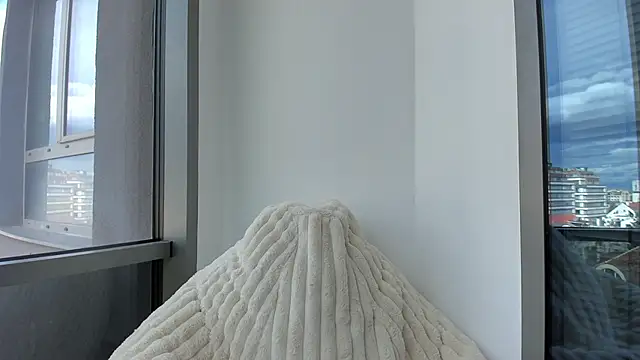 Snapshot of FoxieKiss chatting on November 2025 09:30:01 AM FoxieKiss online show from November 2025 09:30:01 AM