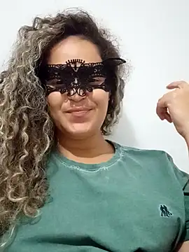 Snapshot of RaphinhaSanches chatting on November 2025 03:06:02 PM RaphinhaSanches online show from November 2025 03:06:02 PM