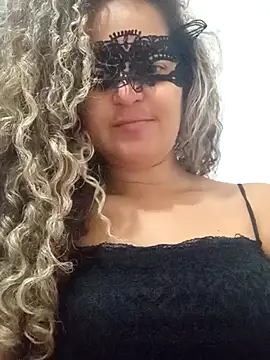 Snapshot of RaphinhaSanches chatting on November 2025 12:09:01 PM RaphinhaSanches online show from November 2025 12:09:01 PM