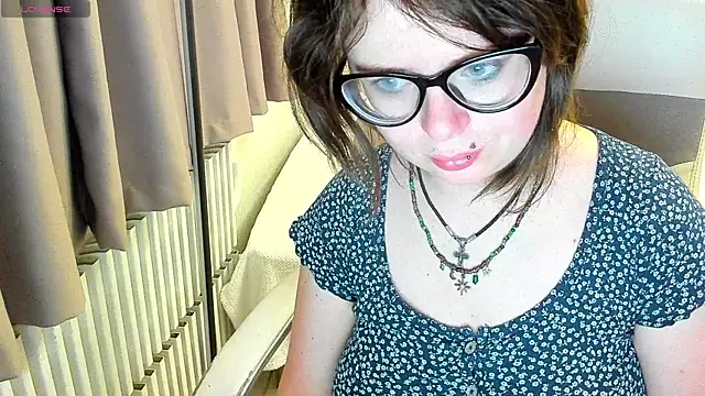 Snapshot of MilisaSweet777 chatting on October 2025 07:28:01 PM MilisaSweet777 online show from October 2025 07:28:01 PM
