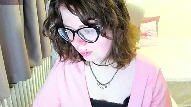 Snapshot of MilisaSweet777 chatting on October 2025 07:03:02 PM MilisaSweet777 online show from October 2025 07:03:02 PM
