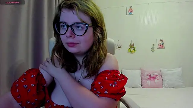 MilisaSweet777 online show from April 2026 07:32:01 PM