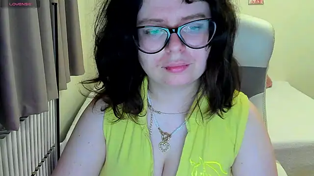 MilisaSweet777 online show from December 2025 08:44:01 PM