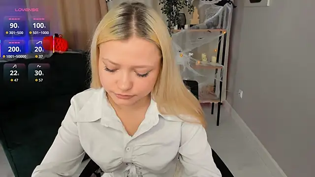 Millie Vanillies online show from October 2025 10:20:02 PM