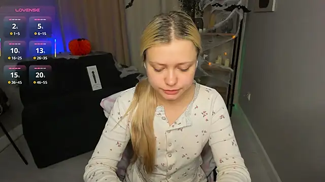 Millie Vanillies online show from October 2025 08:54:02 PM