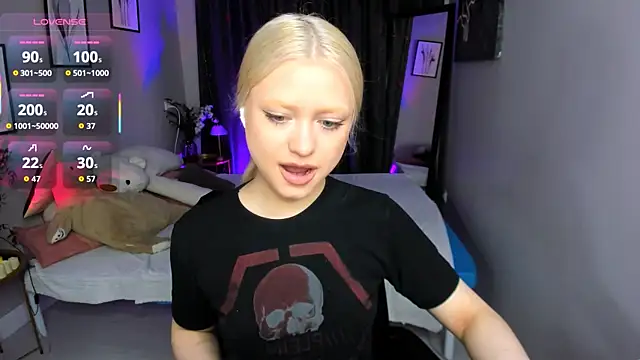 Millie Vanillies online show from November 2025 01:50:02 PM