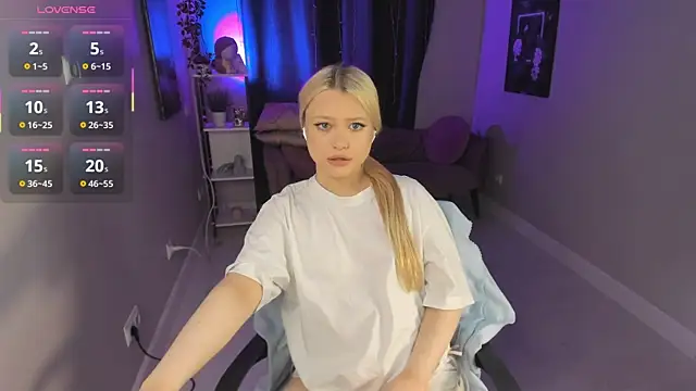 Millie Vanillies online show from October 2025 01:34:01 PM