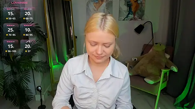 Millie Vanillies online show from September 2025 03:11:01 PM