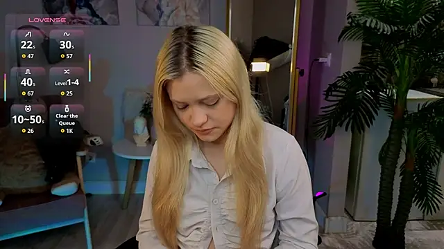 Millie Vanillies online show from October 2025 01:36:02 PM