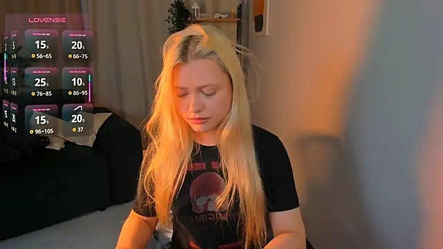 Millie Vanillies online show from October 2025 08:50:02 PM