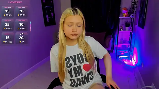 Millie Vanillies online show from October 2025 03:24:02 PM